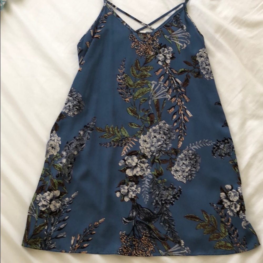SUMMER FLORAL DRESS SIZE MEDIUM